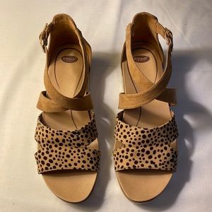 Dr Scholl’s strappy sandals in cheetah print